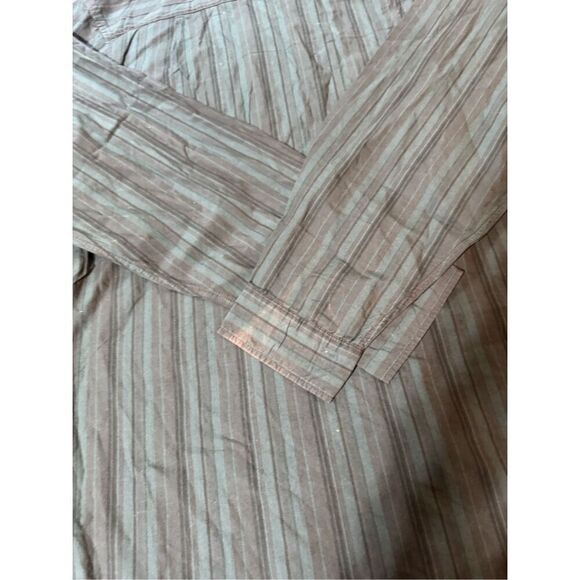 Weekendz off men long sleeve button front with front pocket L - Picture 5 of 6